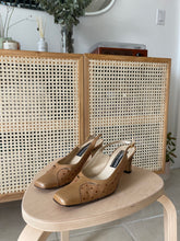 Load image into Gallery viewer, Roberto Capucci Sling-backs 9