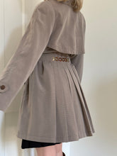 Load image into Gallery viewer, Pleated Plaid Trench
