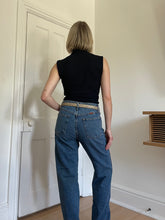 Load image into Gallery viewer, Medium Wash Straight Leg Jeans