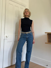 Load image into Gallery viewer, Medium Wash Straight Leg Jeans