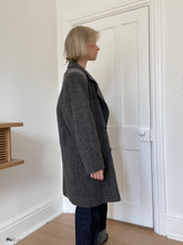 Load image into Gallery viewer, Grey Printed Wool Coat