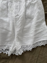 Load image into Gallery viewer, White Lace Trim Set