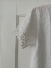 Load image into Gallery viewer, White Lace Trim Set