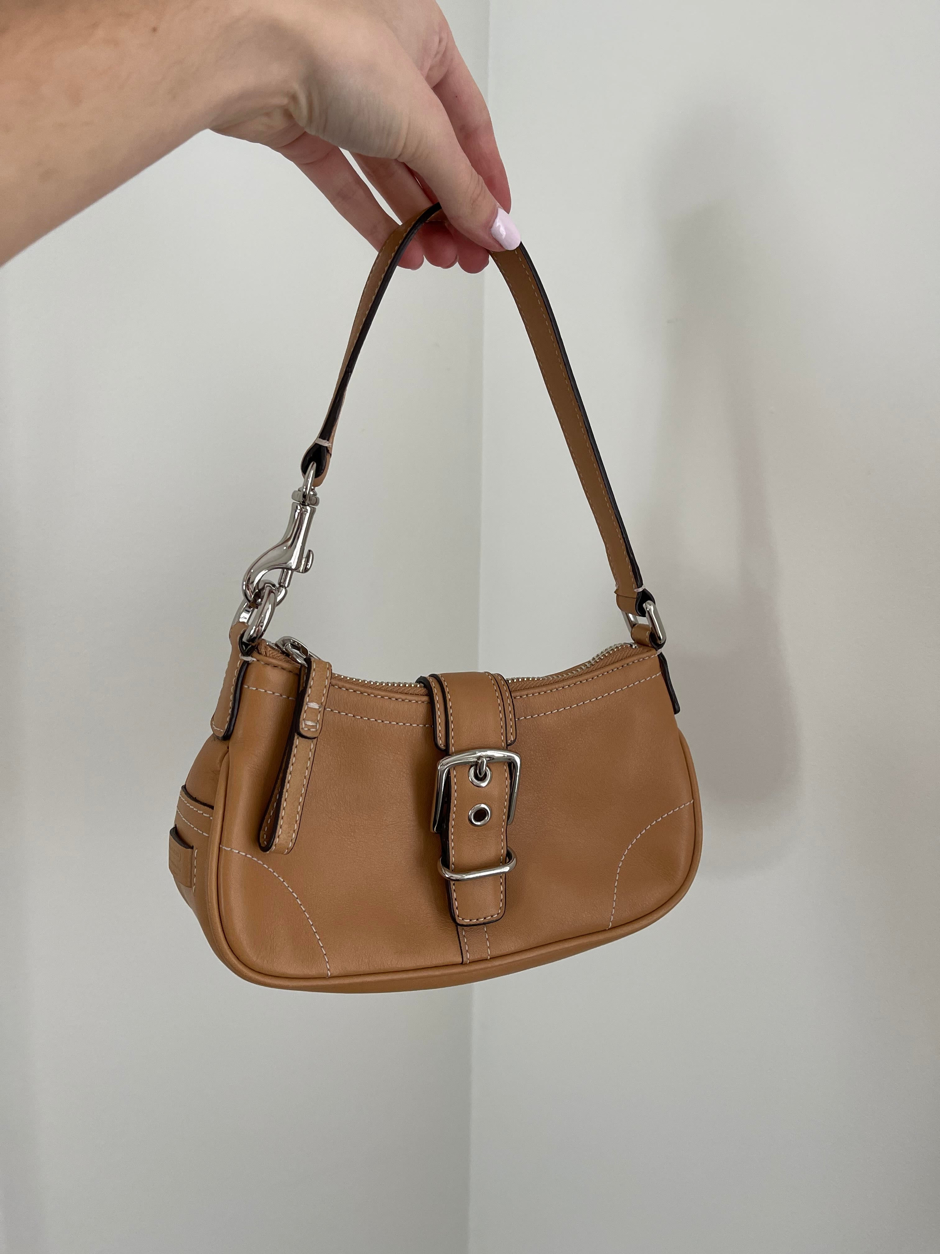 バッグ Coach Hampton Demi Pouch Mini Handbag 00 Vintage Mini Coach Hamptons Demi Shoulder Bag – Augusta