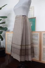 Load image into Gallery viewer, Brown and Beige Mid Length Kilt
