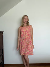 Load image into Gallery viewer, Pink Paisley Shifts Dress
