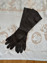 Load image into Gallery viewer, Simpsons Sears Leather Gloves
