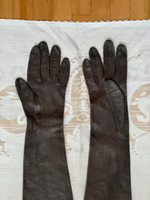 Load image into Gallery viewer, Simpsons Sears Leather Gloves

