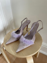 Load image into Gallery viewer, Lilac Pointed Toe Heels
