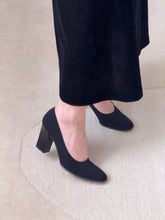 Load image into Gallery viewer, Black Round Toe Ferragamo Heels
