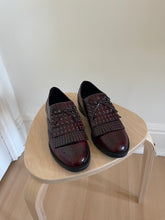 Load image into Gallery viewer, Burgundy Studded Tassel Loafers
