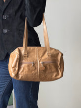 Load image into Gallery viewer, Leather Shoulder Bag
