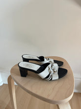 Load image into Gallery viewer, White Leather Sandals
