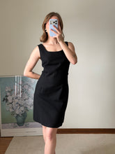 Load image into Gallery viewer, Black Pleated Dress
