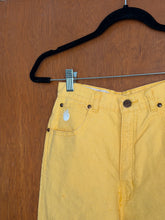 Load image into Gallery viewer, Yellow Cropped Pants
