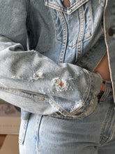 Load image into Gallery viewer, Levis Denim Jacket
