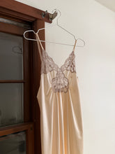 Load image into Gallery viewer, Diane Von Furstenberg Slip
