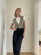 Load image into Gallery viewer, Wool Cropped Vest
