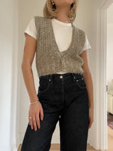 Load image into Gallery viewer, Wool Cropped Vest
