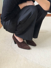 Load image into Gallery viewer, Brown Suede Heels

