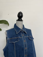 Load image into Gallery viewer, Denim Button Up Vest
