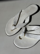 Load image into Gallery viewer, White Leather Flip Flops
