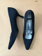 Load image into Gallery viewer, Stuart Weitzman Kitten Heel
