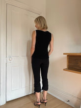 Load image into Gallery viewer, Black Ruched Capri Pants
