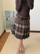 Load image into Gallery viewer, Burberry Wool Skirt
