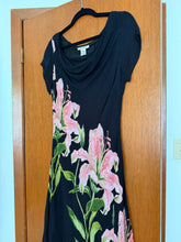 Load image into Gallery viewer, Black Embellished Lily Printed Dress
