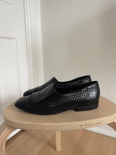 Load image into Gallery viewer, Black Tassel Loafers
