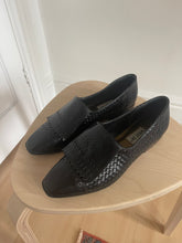 Load image into Gallery viewer, Black Tassel Loafers
