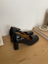 Load image into Gallery viewer, Leather Mary Janes
