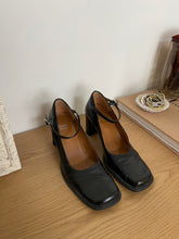 Load image into Gallery viewer, Leather Mary Janes
